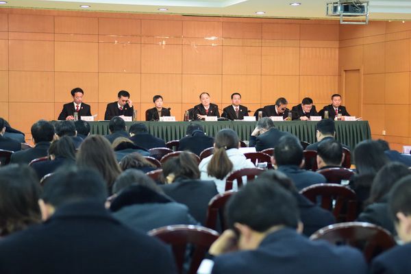 主席台.jpg 主席台.jpg